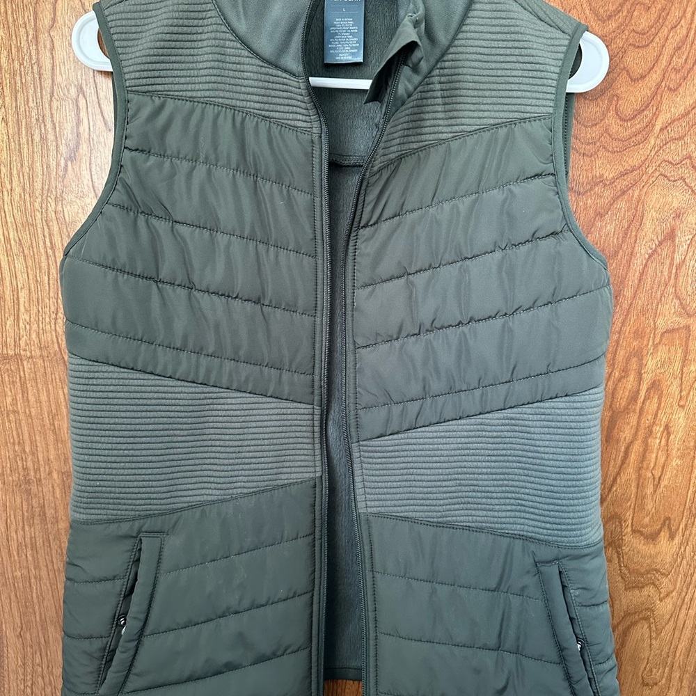 Stylish Olive Green Puffer Vest for Women